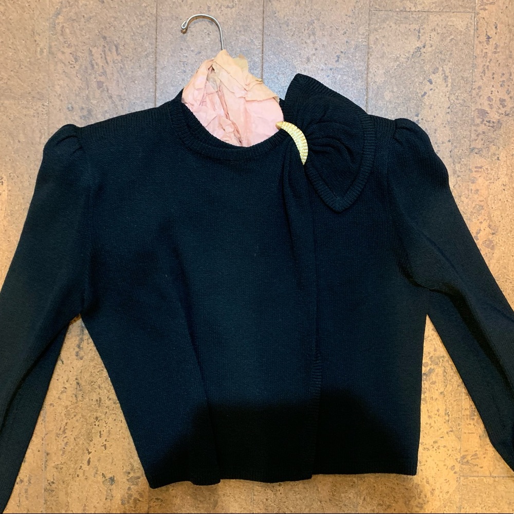 Stunning St. John’s sweater with gold strap